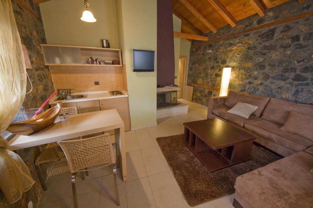 Onar Guesthouse Palaiós Ájos Athanásios Eksteriør bilde